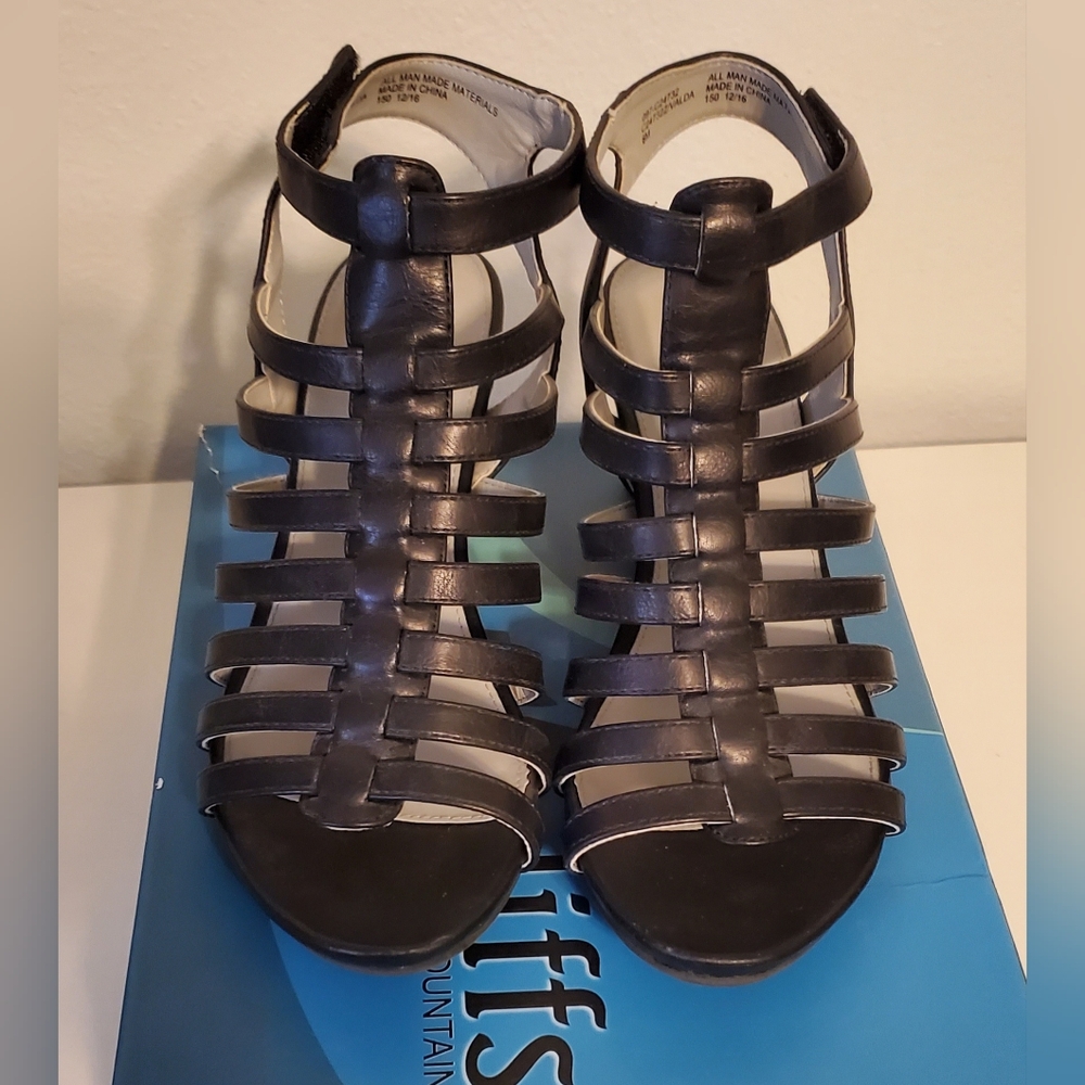 Women's 8 Cliffs Shoes Strappy Sandals Black Heels - Picture 4 of 11